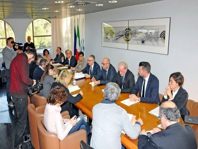 LEGACOOP MARCHE FIRMA PATTO RICOSTRUZIONE E SVILUPPO